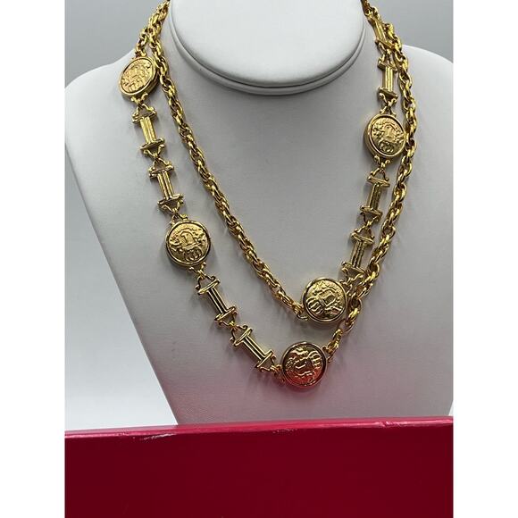 IVANA Signature Vintage Royal Coat Of Arms Shield Crest Gold Plated Necklace - Picture 3 of 16